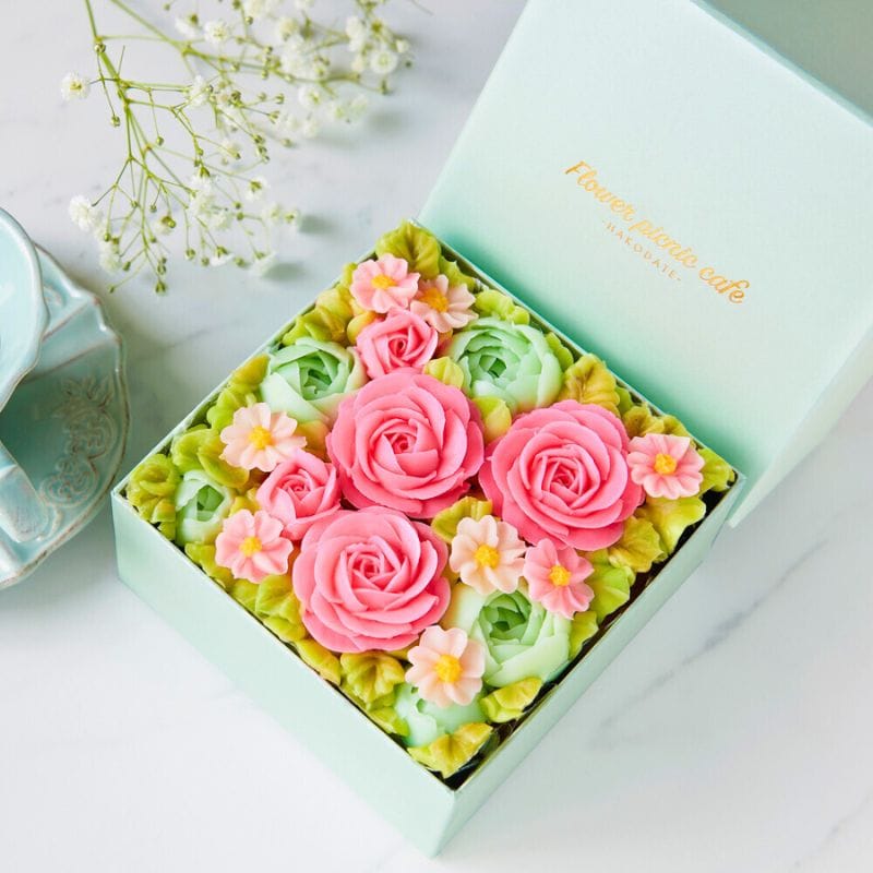 【冷凍】食べられるお花のボックスフラワーケーキ（スプリングガーデン）