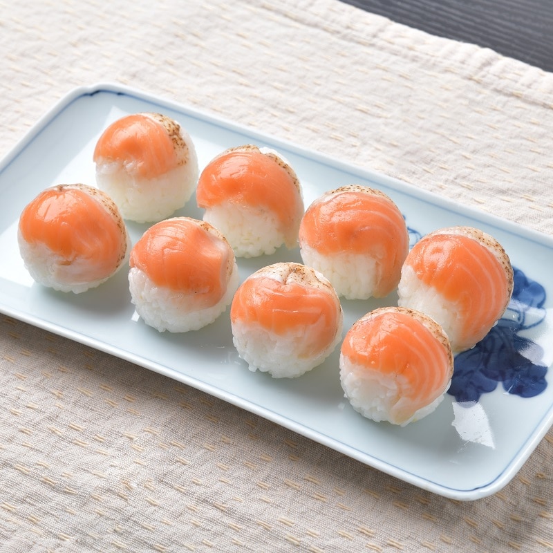 yⓀzUV@܂itT[8y̐YN̔z